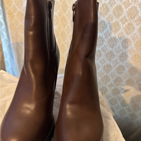 New bootie - Picture 2 of 3